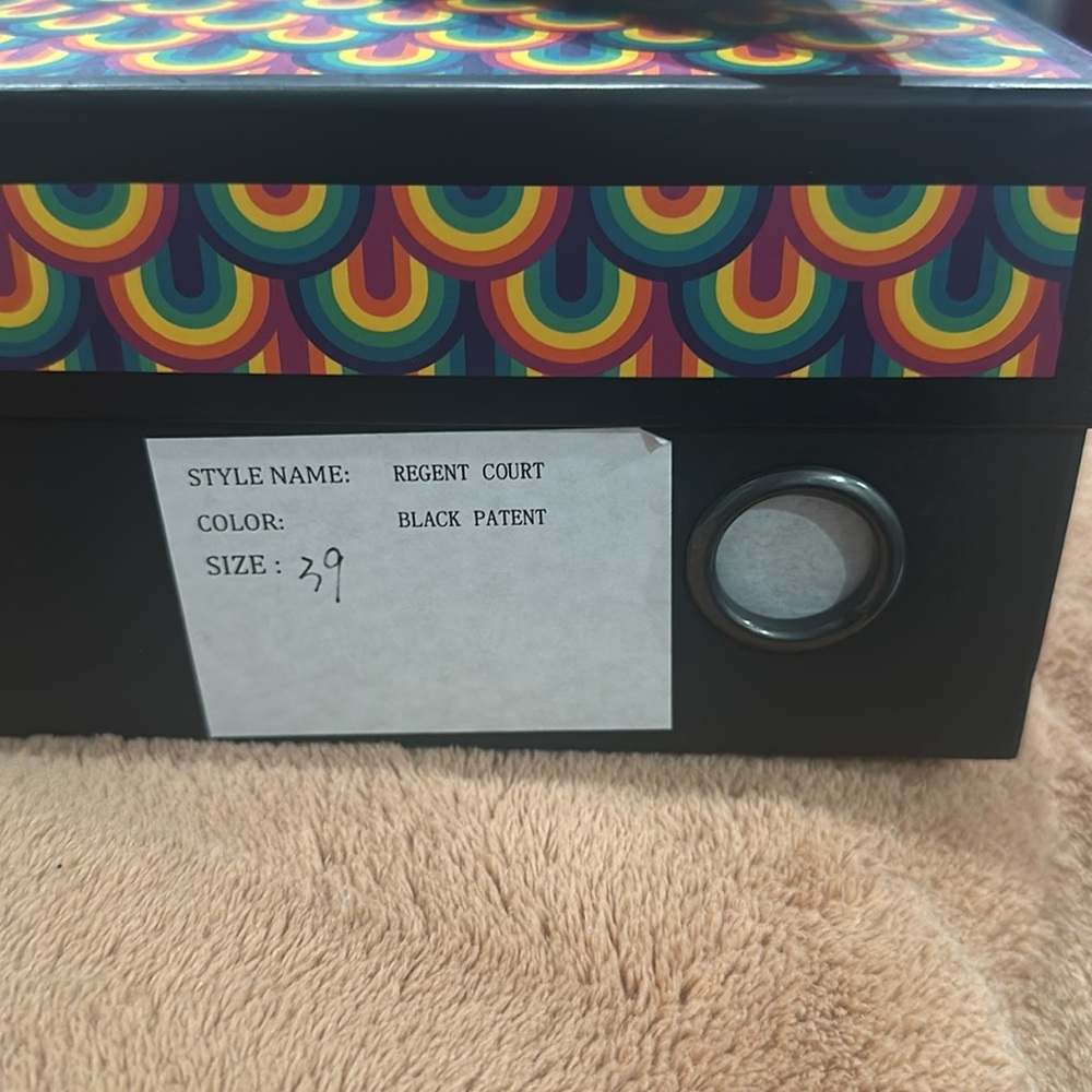 Brand new never worn KURT GEIGER LONDON heel - Picture 2 of 5